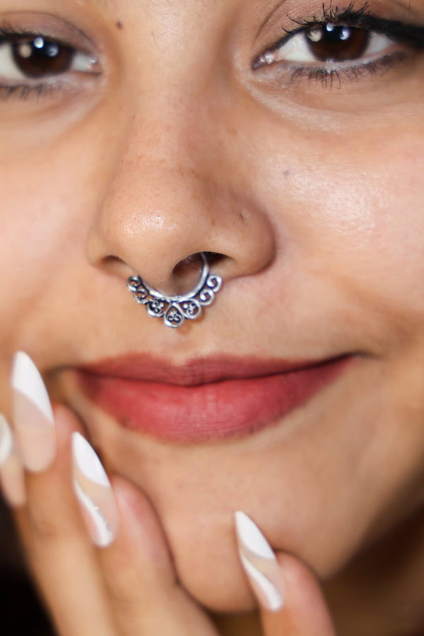 Ruhani Saaj-Piercing Free: Clip On,Fully Adjustable,Comfort Fit,Free Sized