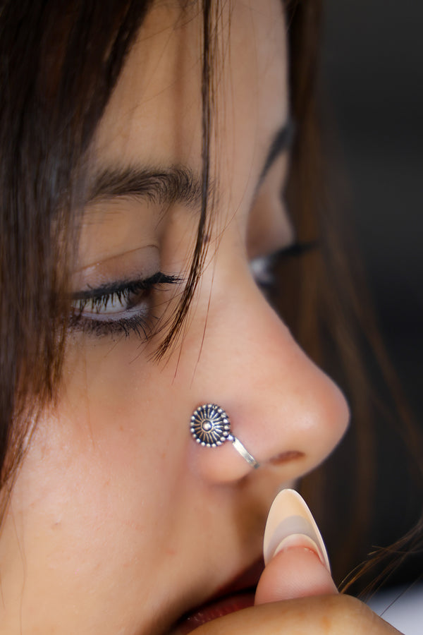 Saaj Noor-Piercing Free: Clip On,Fully Adjustable,Comfort Fit,Free Sized