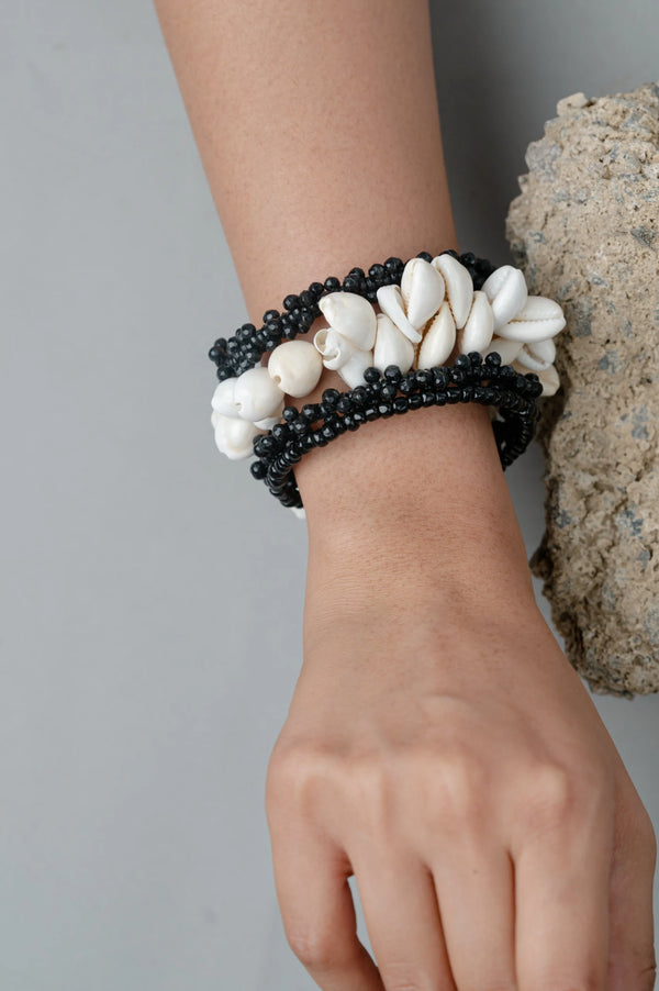 Black Shell Kada Bracelet