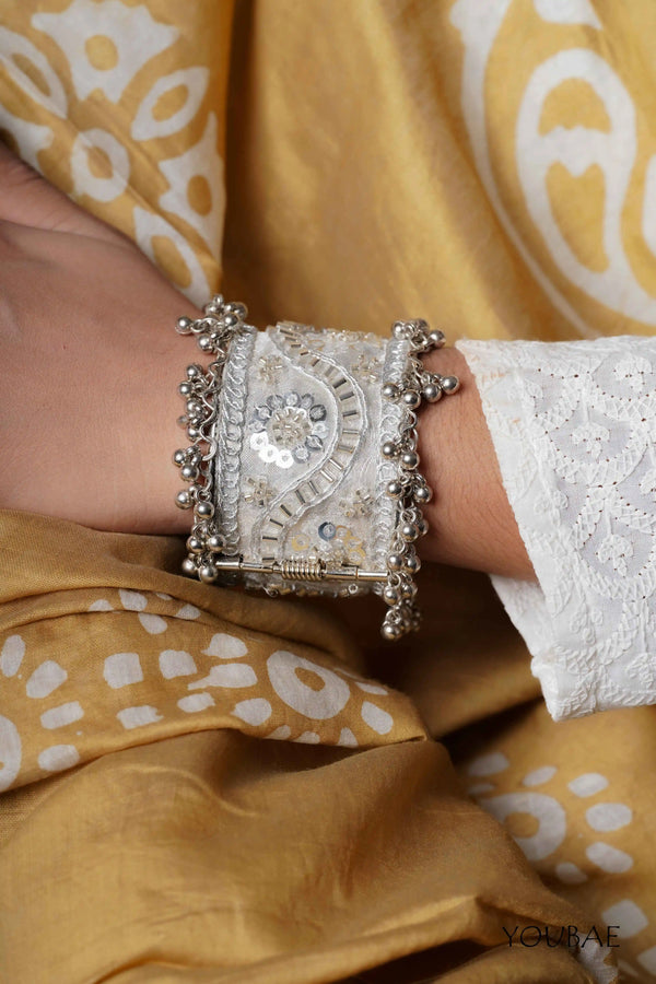 Zunaira Free Sized Adjustable Hand Cuff