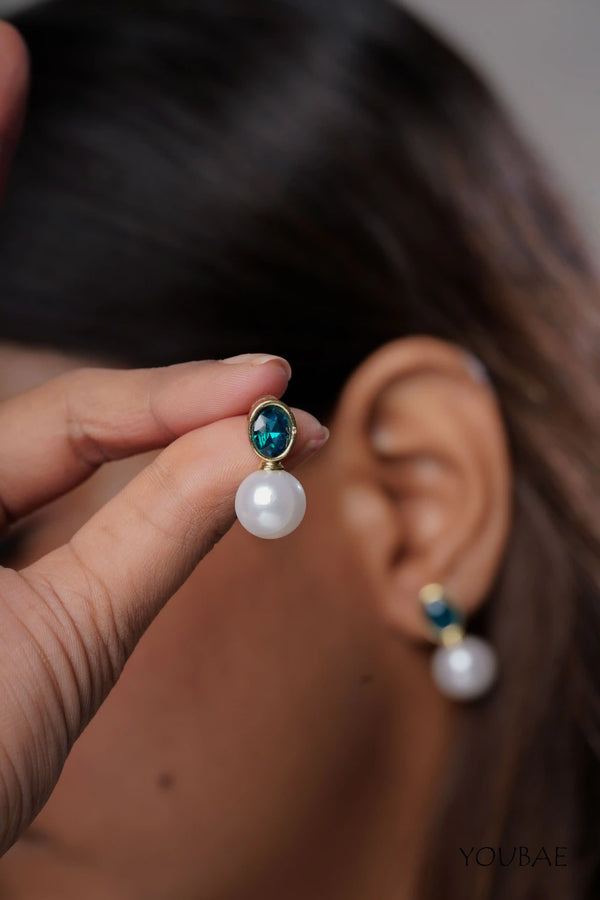 Dalia Pearl Earrings