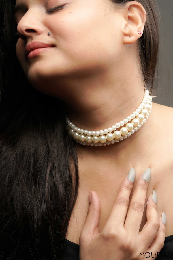 Statement Pearl Choker