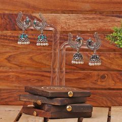 Urvi Jhumka