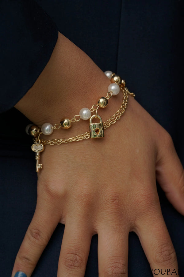 Jez Pearl Dainty Bracelet