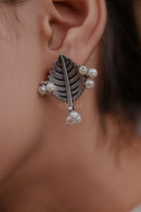 Pearl Leaf GS Studs