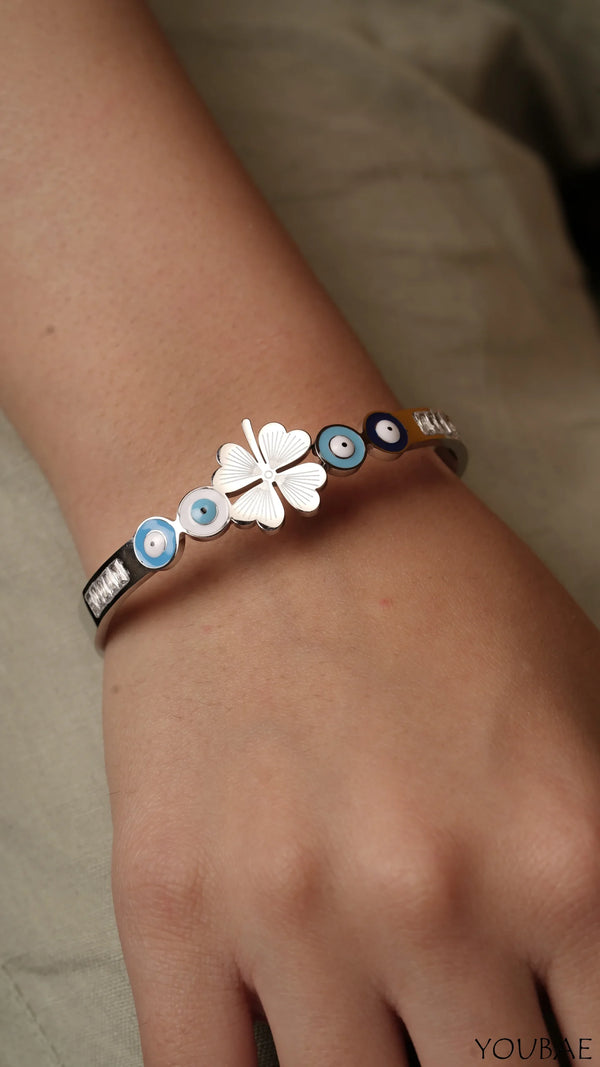 Quirky Flower Anti Tarnish Bracelet