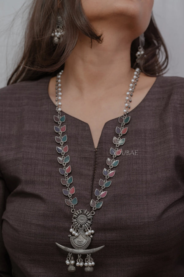 Talvar Neckpiece Set