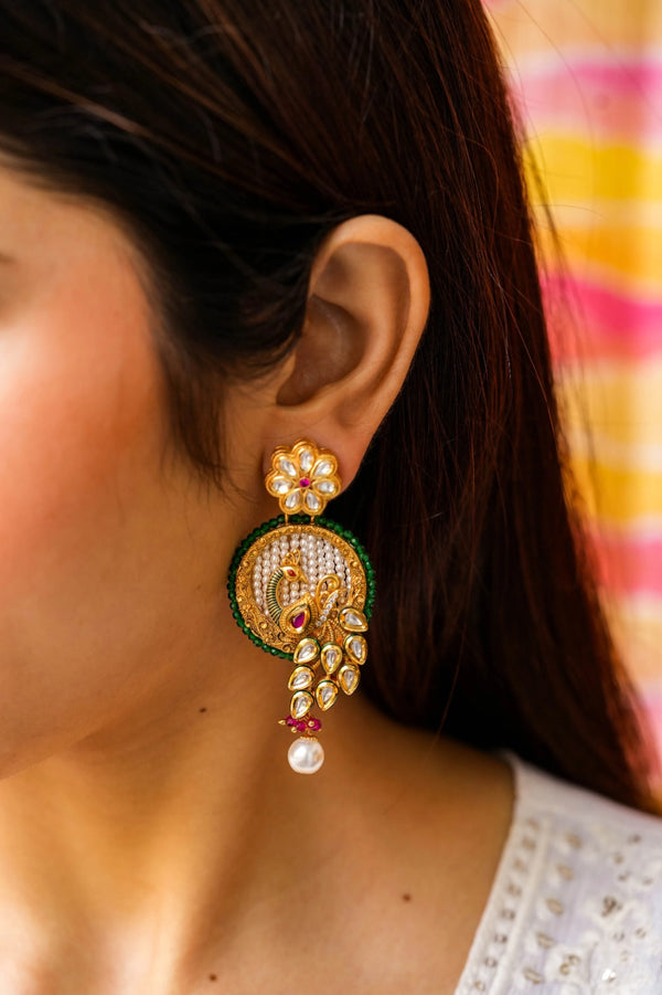 Tarushi Kundan Gold Plated Fusion Earrings