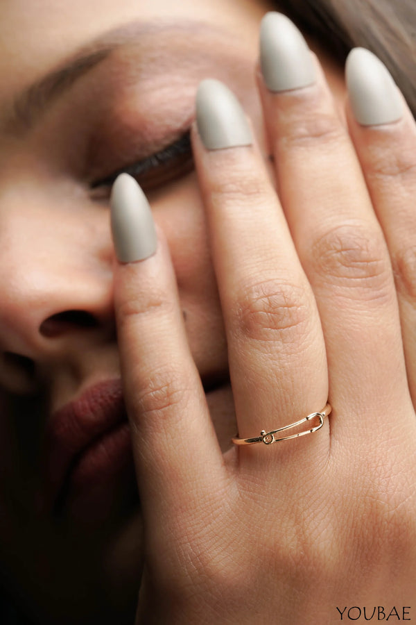 Yera Dainty Ring