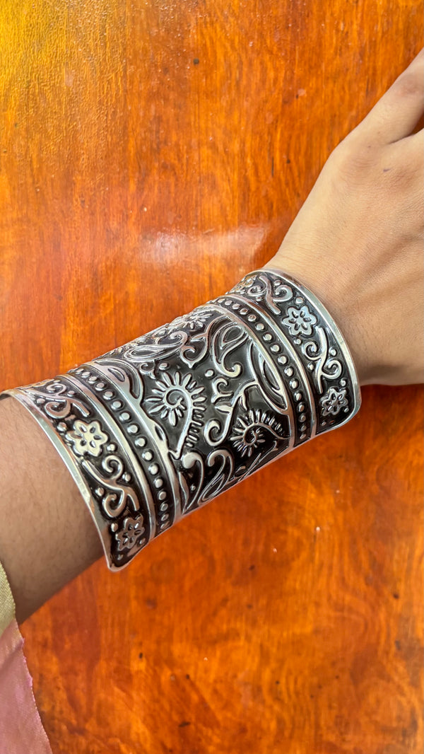 Khoobsurat Kangan Free Sized Adjustable Hand Cuff - Single