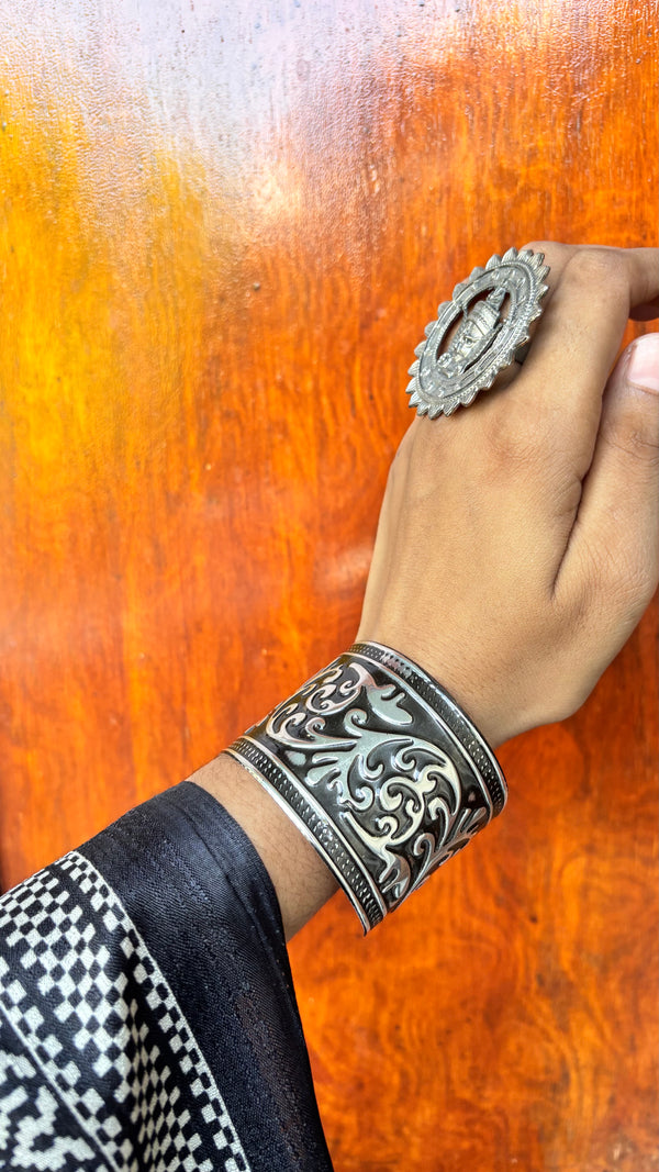 Boho Bandhan Free Sized Adjustable Hand Cuff - Single