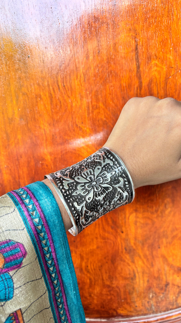 Nazuk Hold Free Sized Adjustable Hand Cuff - Single