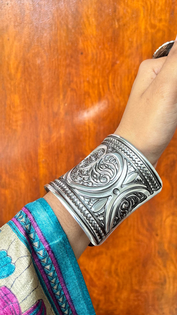 Ruhani Wraps Free Sized Adjustable Hand Cuff - Single